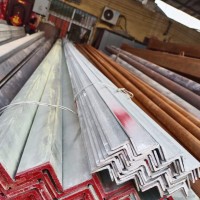 【河南】出售全新5*5镀锌国标角铁，3*3镀锌角铁，3吨货左右