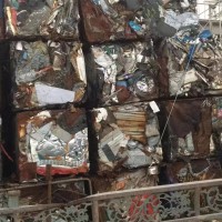 【浙江宁波】出售干净铁皮压块一车，33-37吨，无易拉罐 油漆桶，有2吨油桶混打在里面