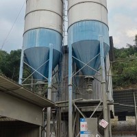 【广西梧州】出售80吨水泥罐两个