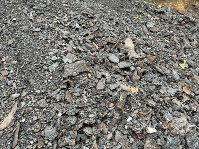 【福建三明】出售已过筛精品铸造渣，品味69～72， 100多吨，每吨900图2