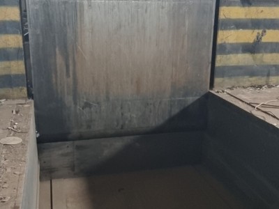 【湖北武汉】出售华宏1500吨打包机，用了400小时左右图1