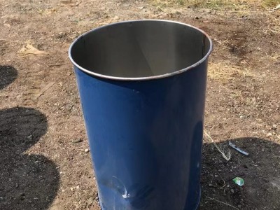 【山东潍坊】出售铁皮桶带盖，里面新的图1