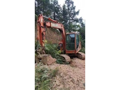 【湖南】出售斗山80挖机，12年带绞盘，带抓木器，抓木器和绞盘才用过几次，机况好，一口价48000，机子在靖州县图3
