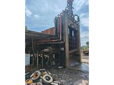 【福建】出售一台华宏龙门剪，2019年的，800吨，基本没怎么使用过，带满油出图2