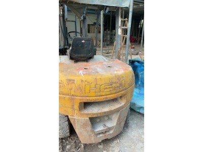 【广西】出售叉车，四个新的实心轮胎图1