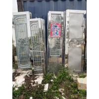 【福建泉州】出售不锈钢门，1.3米两扇，1米的一扇，88公分的两扇