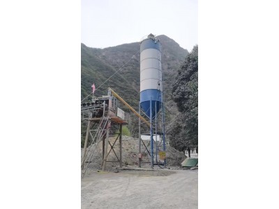 【陕西商洛】出售两套搅拌机，一套750带100水泥罐，一套2000带2个130吨水泥罐图1