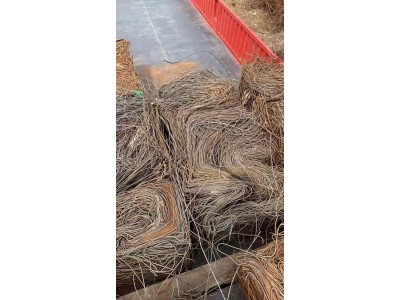 【山东莱芜】出售2个粗工农业铁丝，鸡笼子，原厂钢销，剪切料架管图3