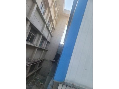 【山东】出售集装箱，一大一小，8500图2